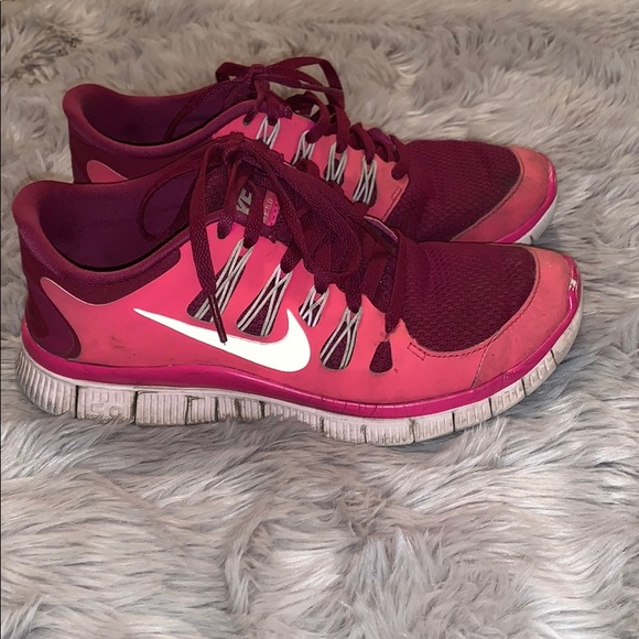 Nike Shoes - Nike Free